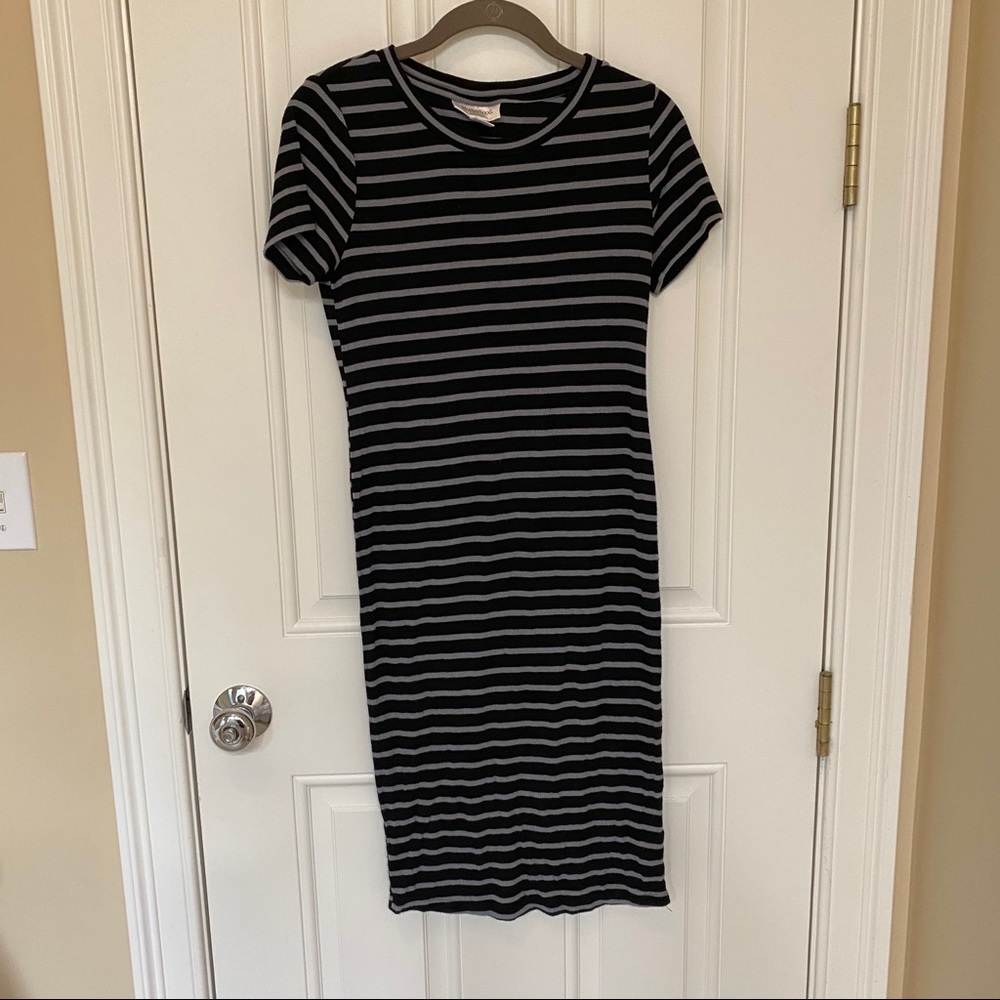 Black/gray stripe rib knit maternity t-shirt dress - Picture 2 of 5